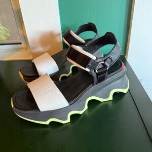 SOREL Kinetic Y-Strap Sandal